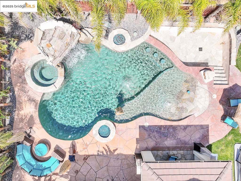 Detail Gallery Image 5 of 52 For 8065 Westport Circle, Discovery Bay,  CA 94505 - 4 Beds | 3 Baths