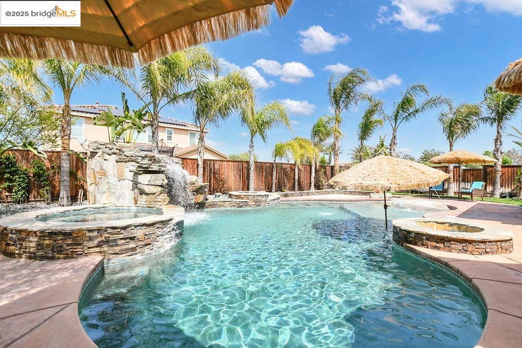 Detail Gallery Image 6 of 52 For 8065 Westport Circle, Discovery Bay,  CA 94505 - 4 Beds | 3 Baths