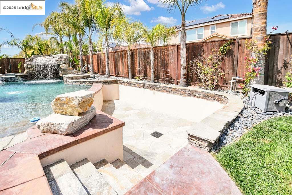 Detail Gallery Image 8 of 52 For 8065 Westport Circle, Discovery Bay,  CA 94505 - 4 Beds | 3 Baths