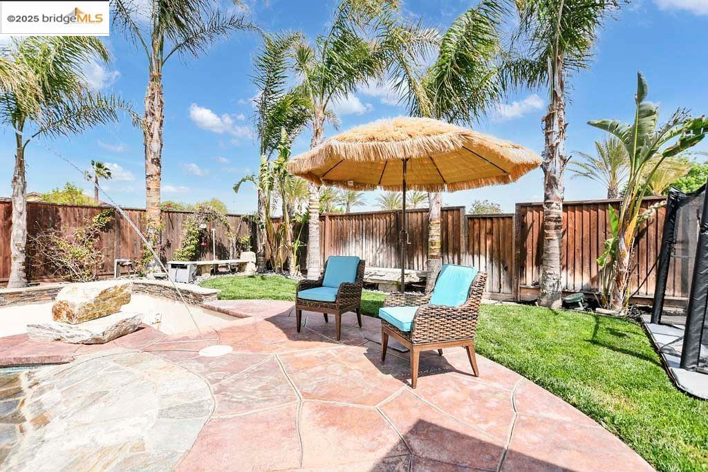 Detail Gallery Image 9 of 52 For 8065 Westport Circle, Discovery Bay,  CA 94505 - 4 Beds | 3 Baths