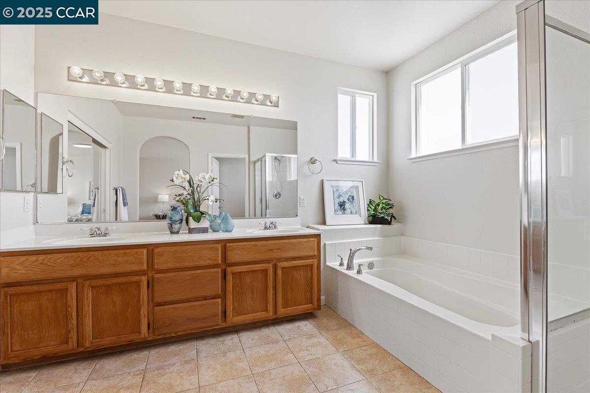 Detail Gallery Image 20 of 34 For 318 Titan Way, Hercules,  CA 94547 - 4 Beds | 3 Baths
