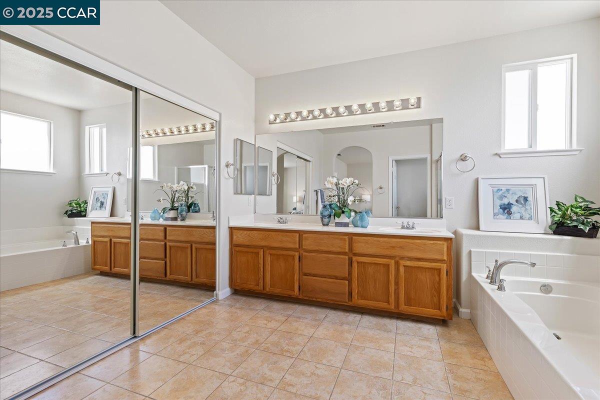 Detail Gallery Image 21 of 34 For 318 Titan Way, Hercules,  CA 94547 - 4 Beds | 3 Baths
