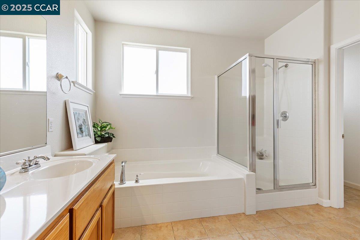 Detail Gallery Image 22 of 34 For 318 Titan Way, Hercules,  CA 94547 - 4 Beds | 3 Baths