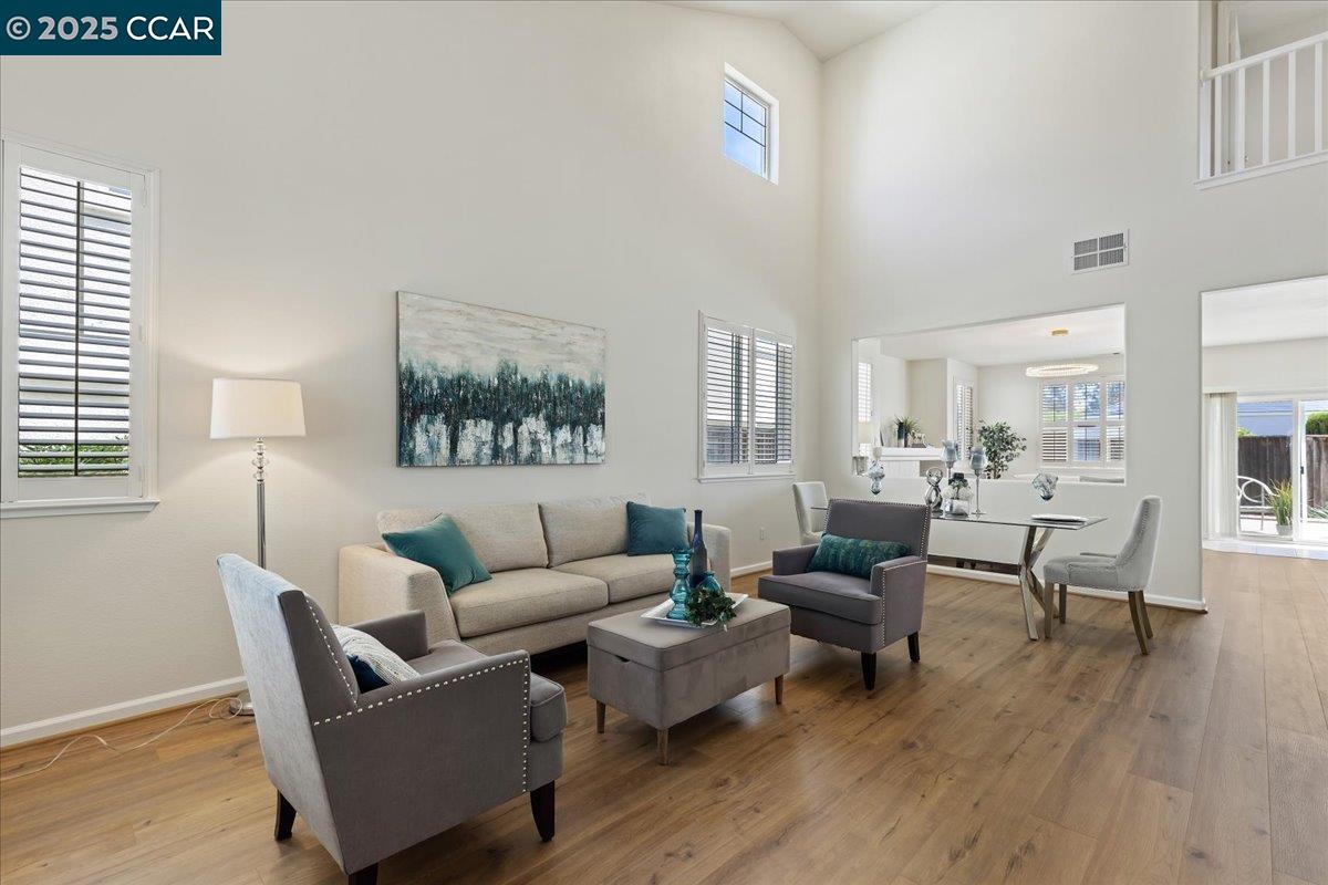 Detail Gallery Image 5 of 34 For 318 Titan Way, Hercules,  CA 94547 - 4 Beds | 3 Baths
