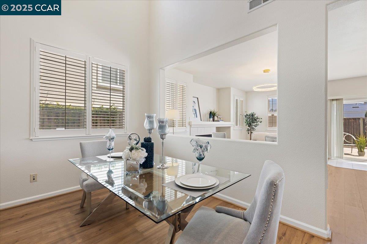 Detail Gallery Image 8 of 34 For 318 Titan Way, Hercules,  CA 94547 - 4 Beds | 3 Baths