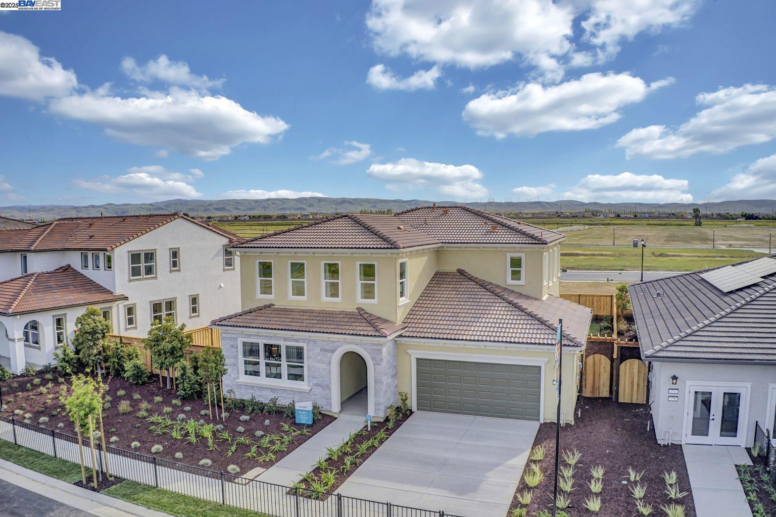 Detail Gallery Image 3 of 39 For 1342 N Capri Lane, Mountain House,  CA 95391 - 4 Beds | 3/1 Baths