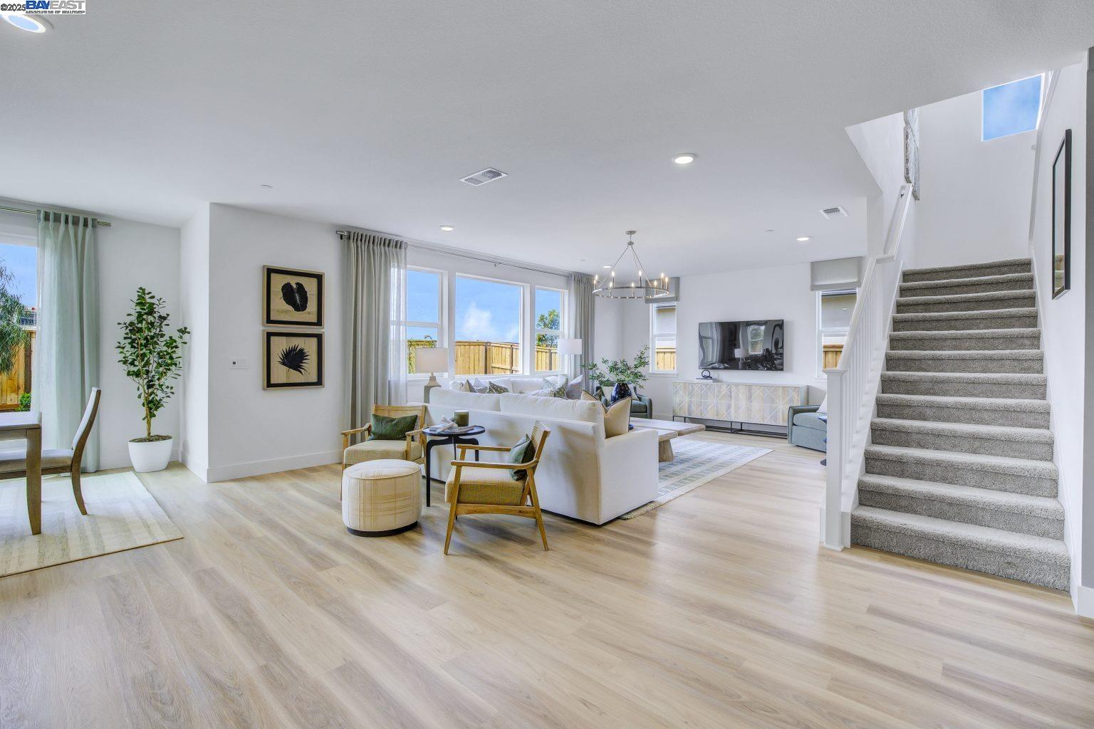 Detail Gallery Image 8 of 39 For 1342 N Capri Lane, Mountain House,  CA 95391 - 4 Beds | 3/1 Baths