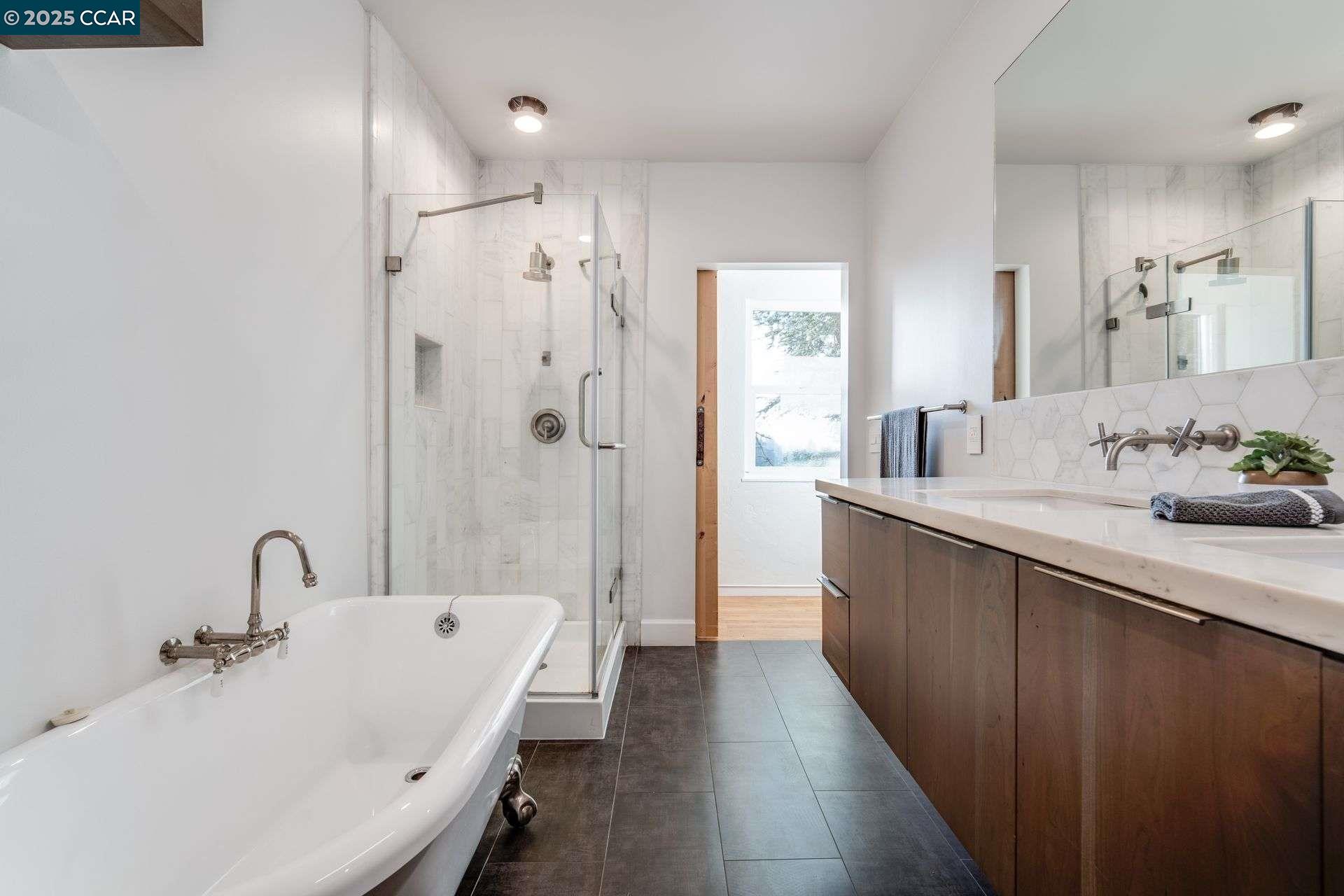 5608 Colton Blvd, Oakland, California 94611, 3 Bedrooms Bedrooms, 7 Rooms Rooms,2 BathroomsBathrooms,Residential,For Sale,5608 Colton Blvd,41094513
