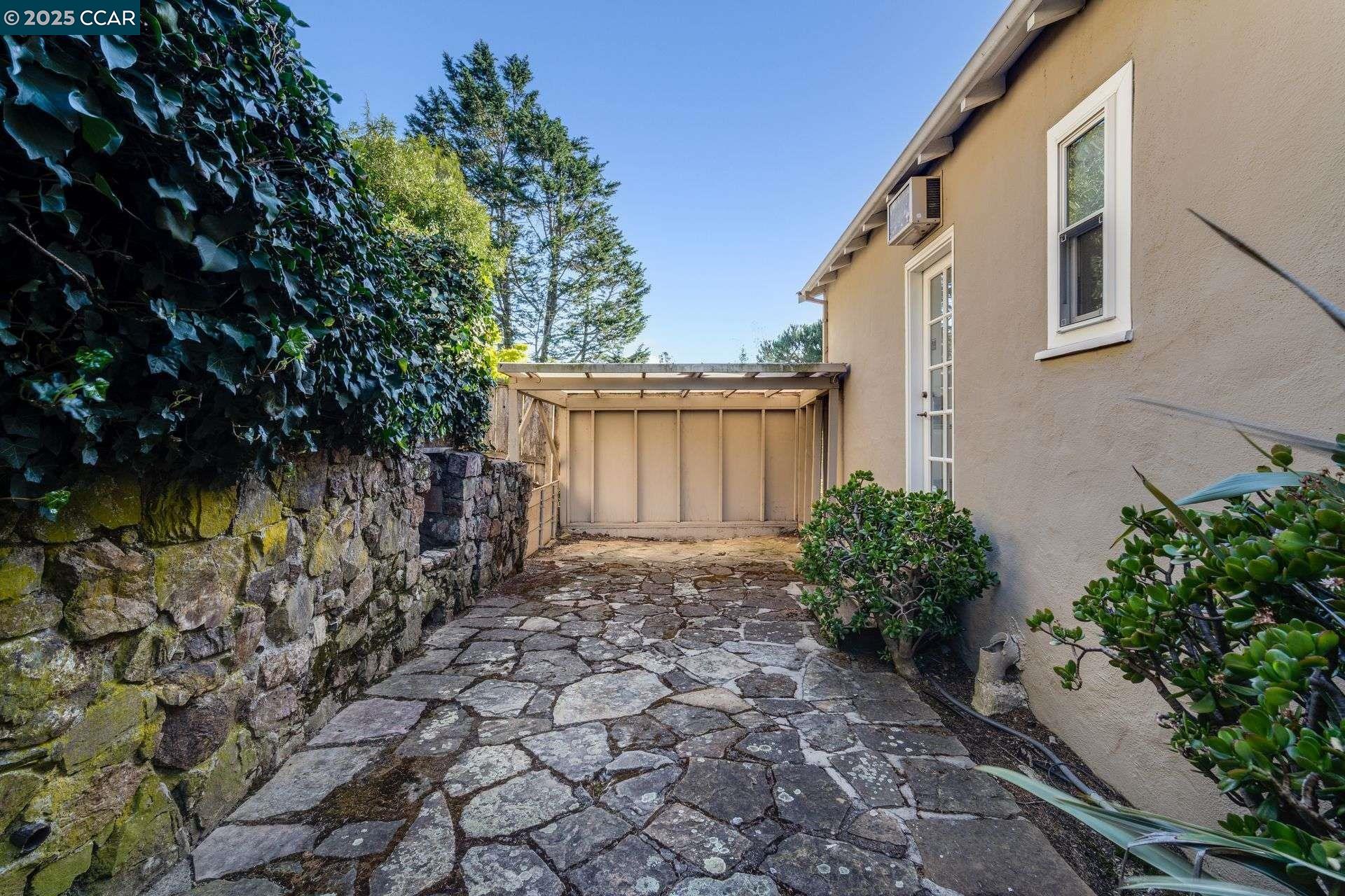 5608 Colton Blvd, Oakland, California 94611, 3 Bedrooms Bedrooms, 7 Rooms Rooms,2 BathroomsBathrooms,Residential,For Sale,5608 Colton Blvd,41094513