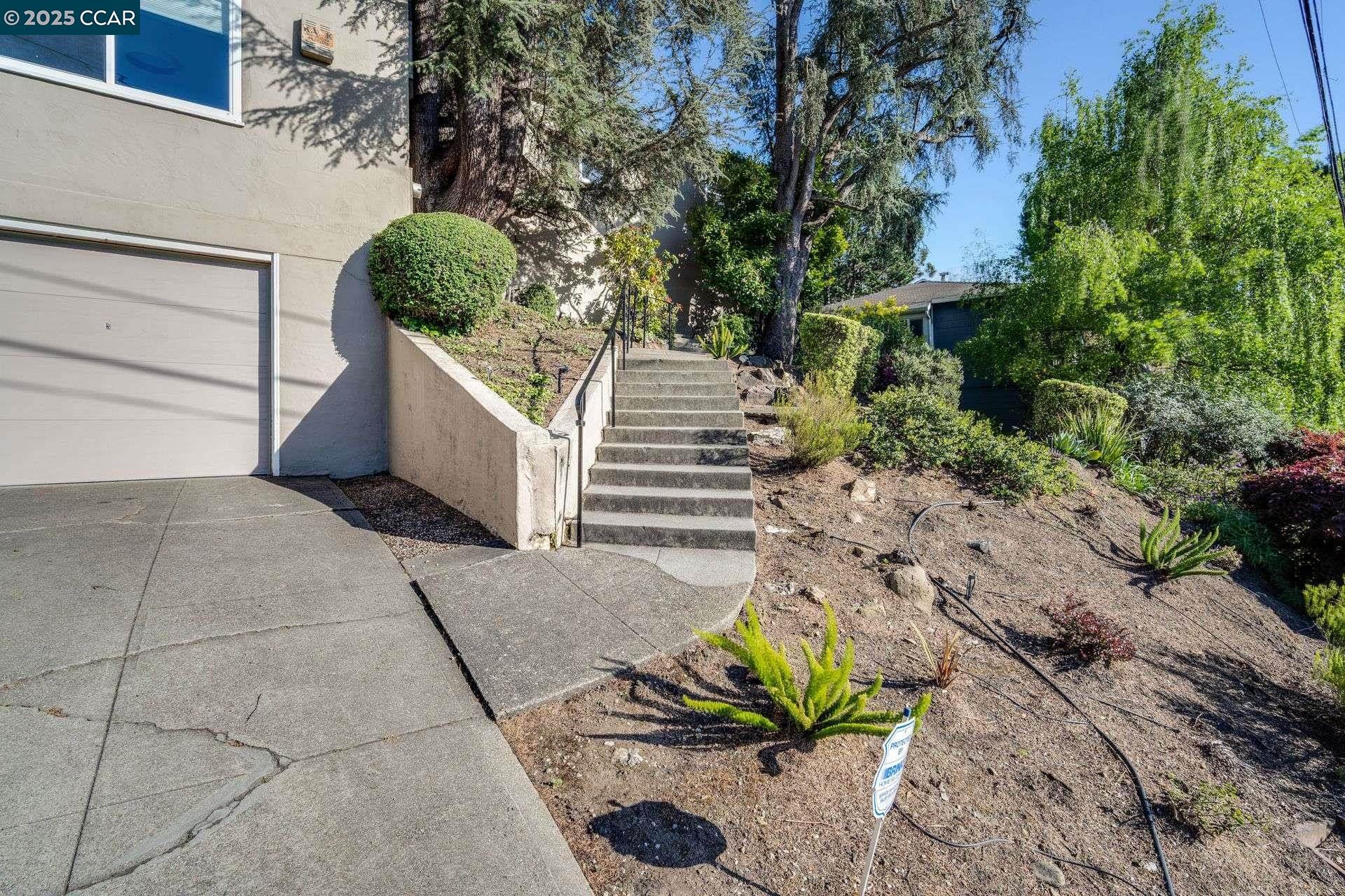 5608 Colton Blvd, Oakland, California 94611, 3 Bedrooms Bedrooms, 7 Rooms Rooms,2 BathroomsBathrooms,Residential,For Sale,5608 Colton Blvd,41094513