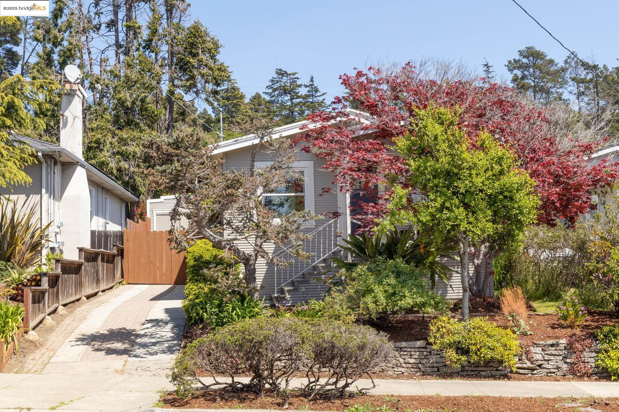 Detail Gallery Image 1 of 1 For 267 Colusa Ave, Kensington,  CA 94707 - 2 Beds | 1 Baths
