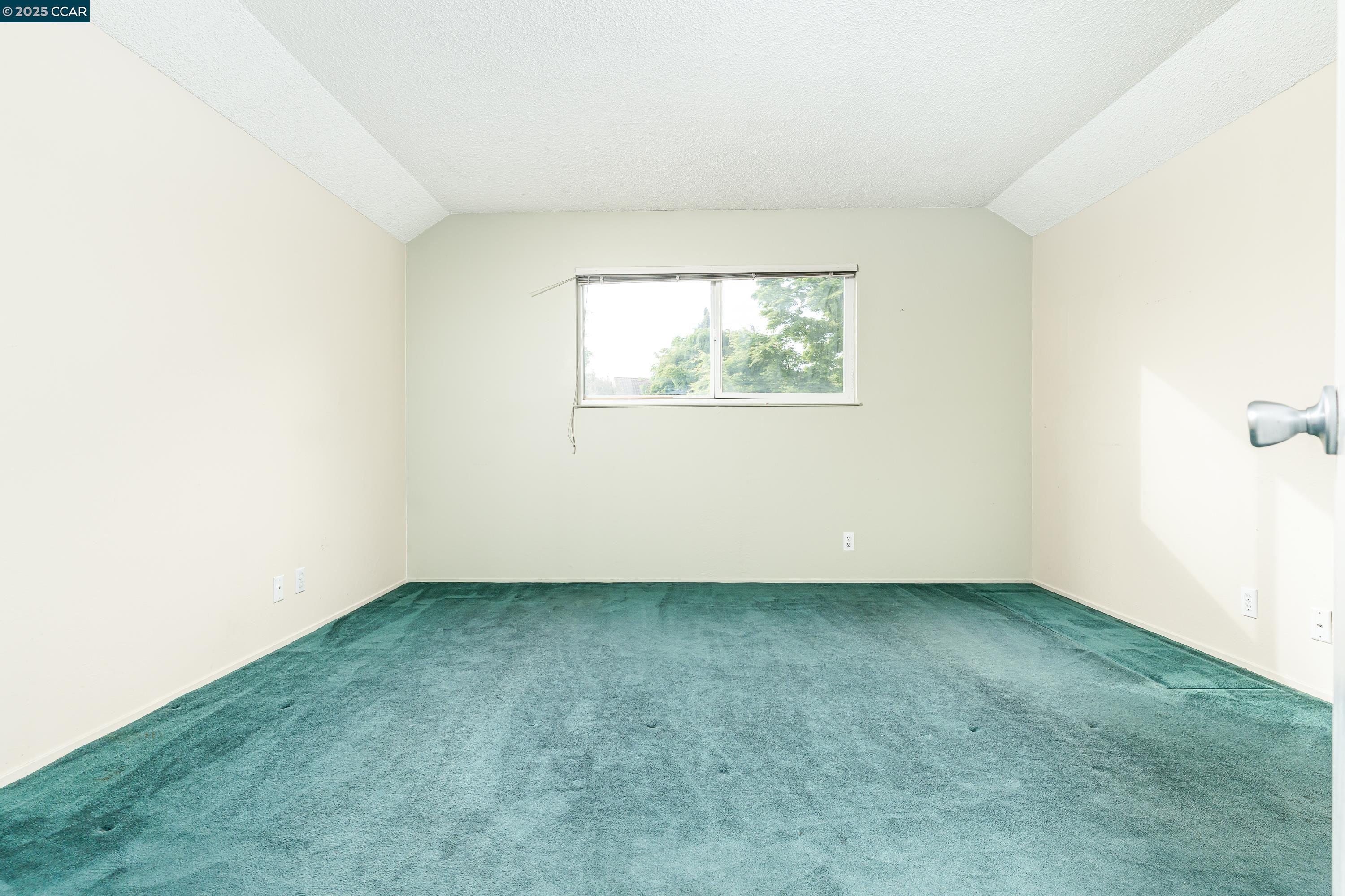 Detail Gallery Image 17 of 42 For 969 Kilkenny Way, Pinole,  CA 94564 - 4 Beds | 2 Baths