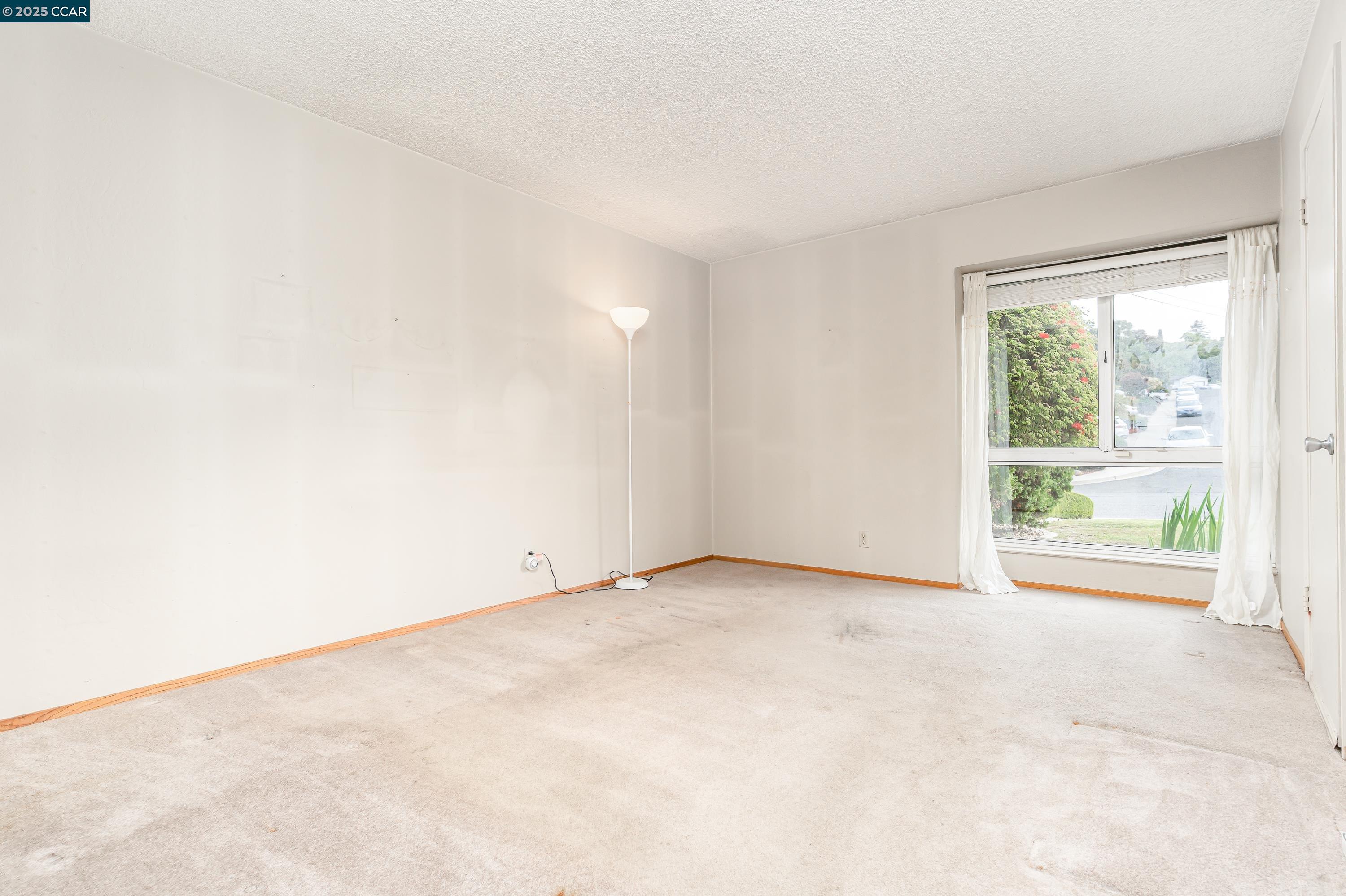 Detail Gallery Image 23 of 42 For 969 Kilkenny Way, Pinole,  CA 94564 - 4 Beds | 2 Baths
