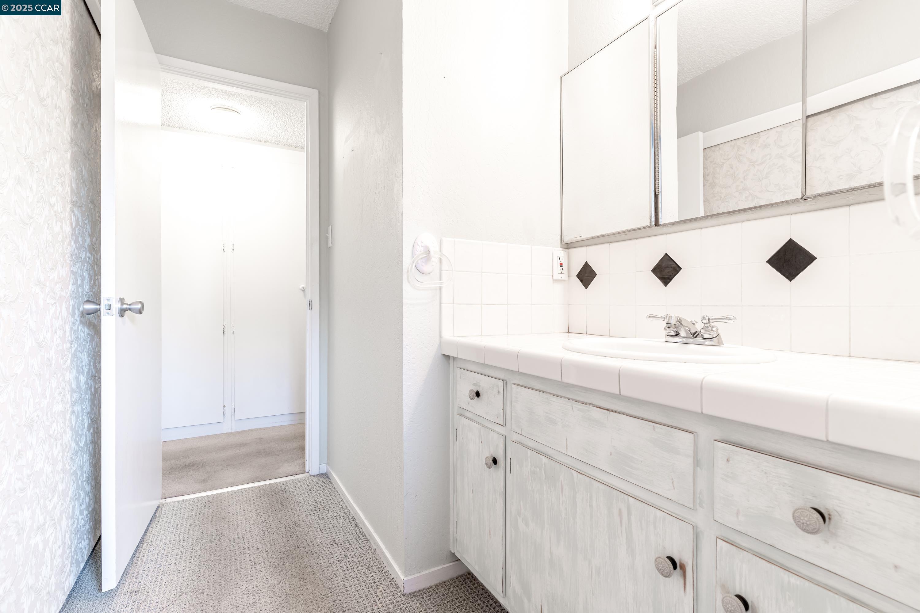 Detail Gallery Image 26 of 42 For 969 Kilkenny Way, Pinole,  CA 94564 - 4 Beds | 2 Baths