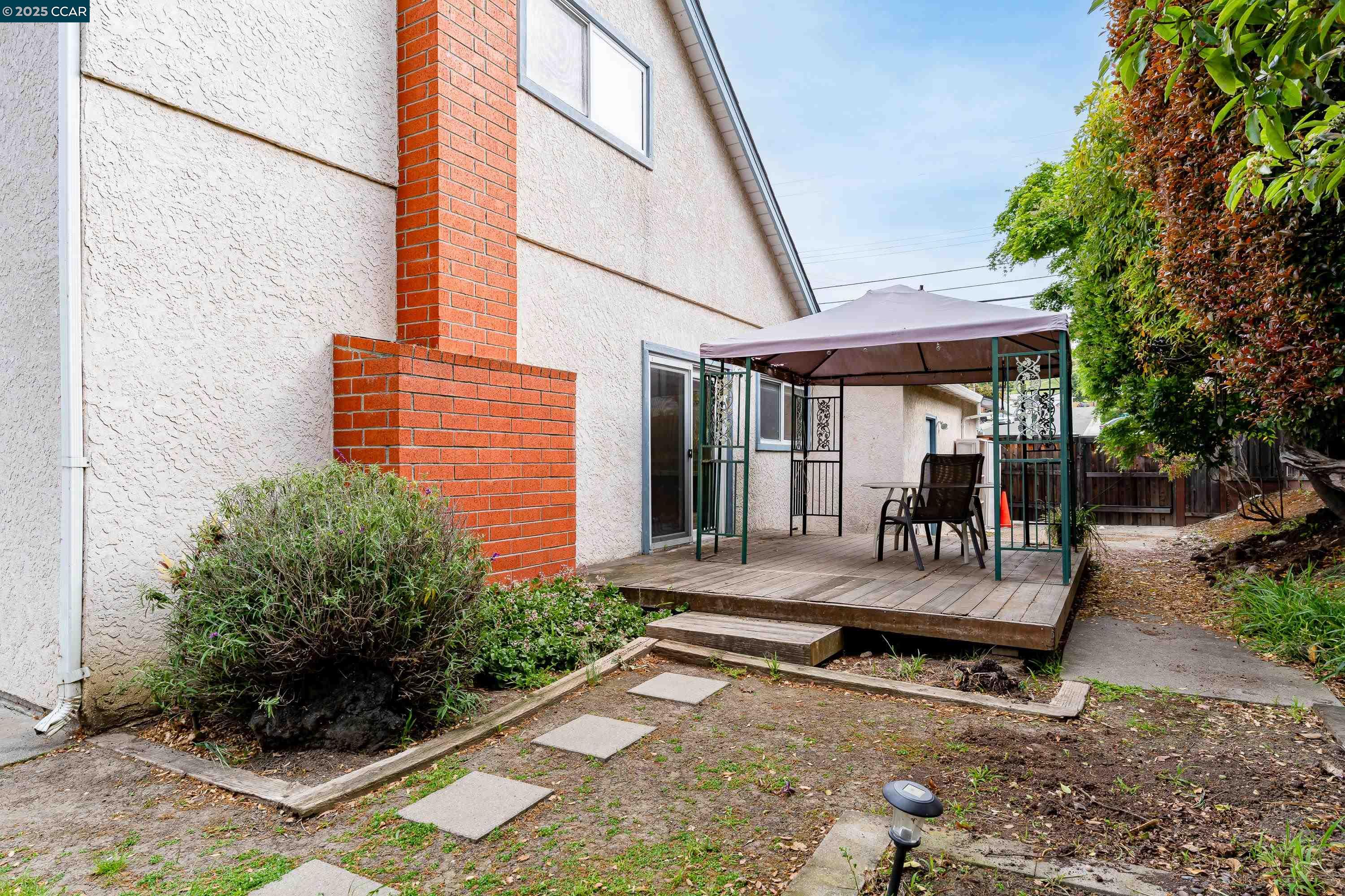 Detail Gallery Image 32 of 42 For 969 Kilkenny Way, Pinole,  CA 94564 - 4 Beds | 2 Baths