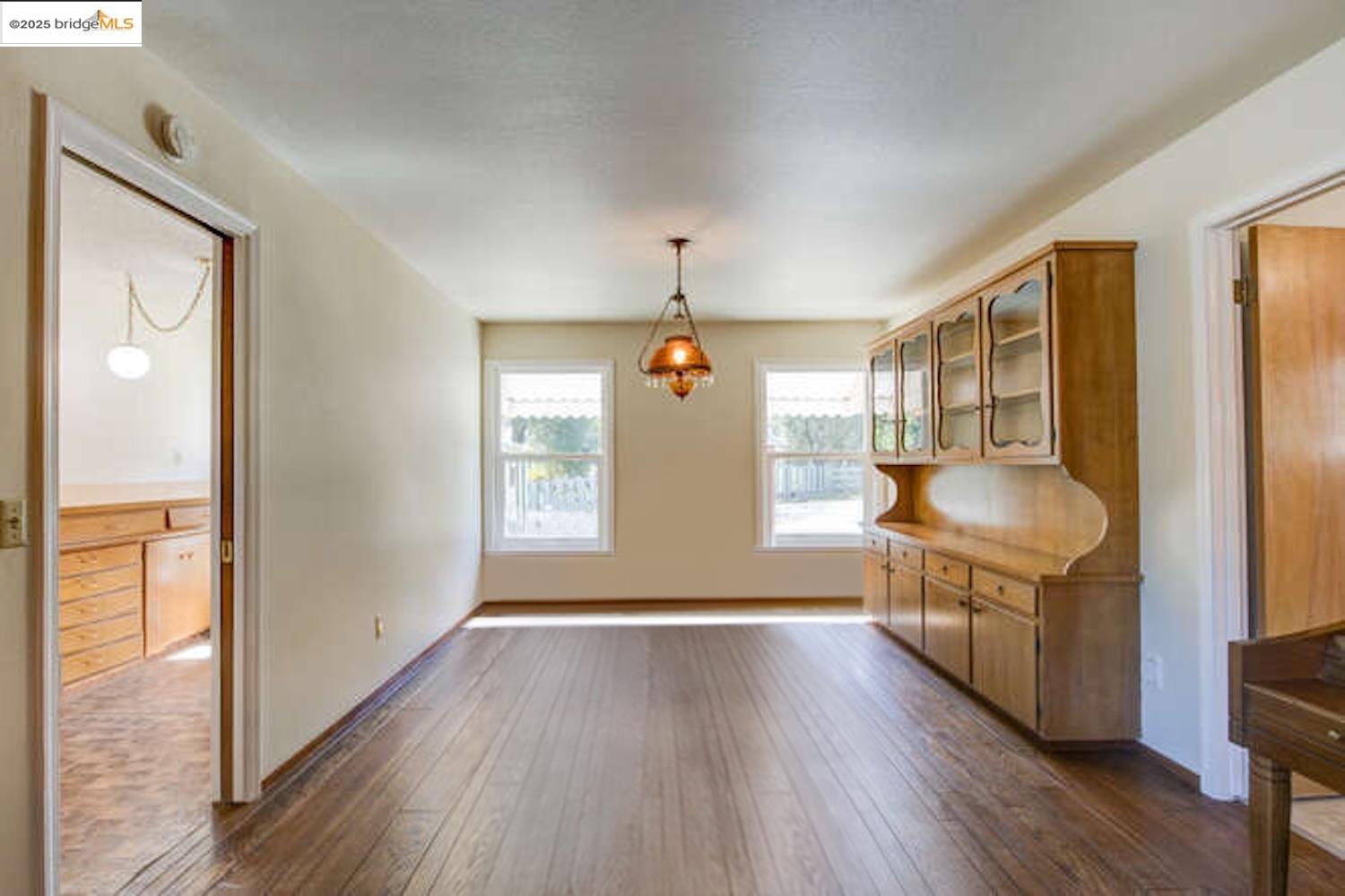 Detail Gallery Image 11 of 60 For 19230 South Court, Sonora,  CA 95370 - 4 Beds | 3 Baths