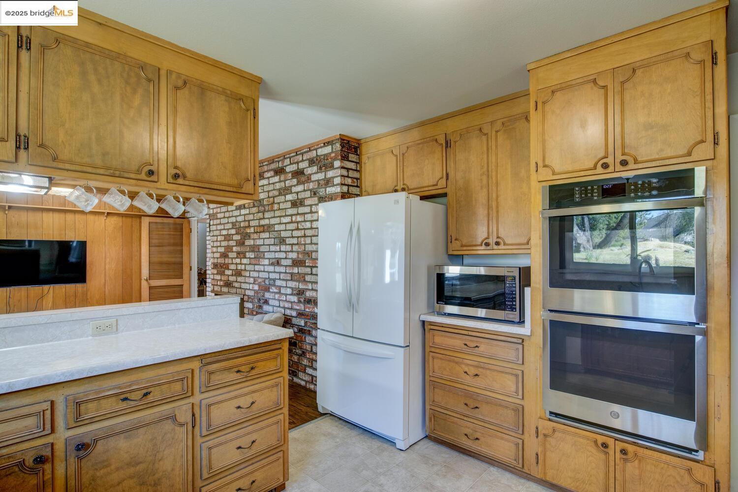Detail Gallery Image 16 of 60 For 19230 South Court, Sonora,  CA 95370 - 4 Beds | 3 Baths