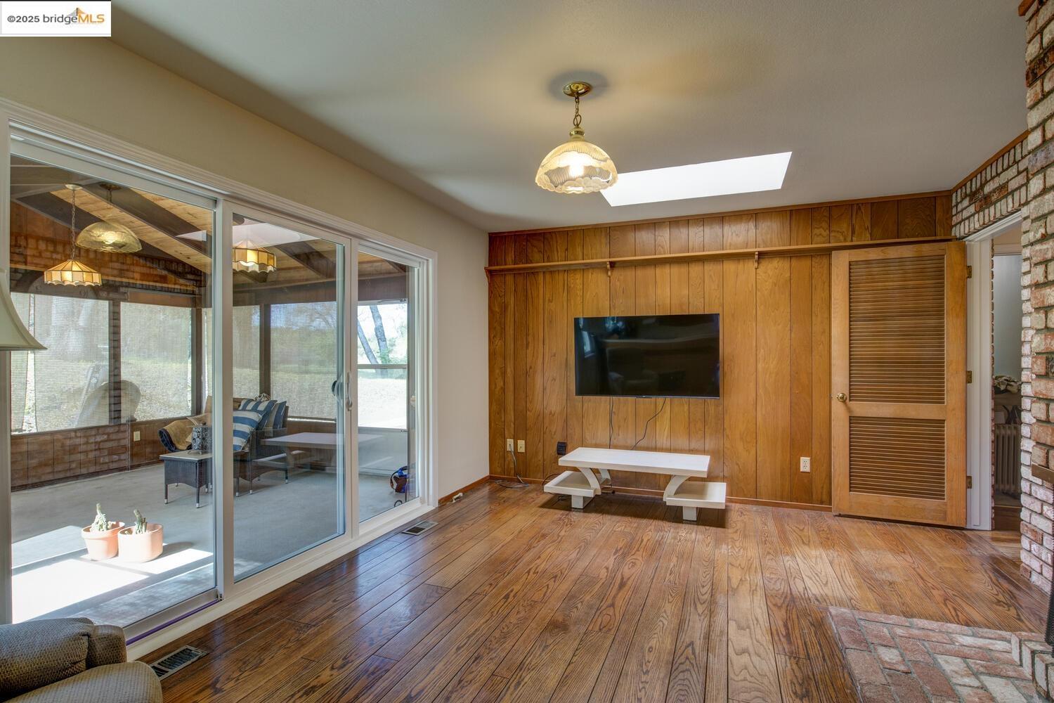 Detail Gallery Image 19 of 60 For 19230 South Court, Sonora,  CA 95370 - 4 Beds | 3 Baths