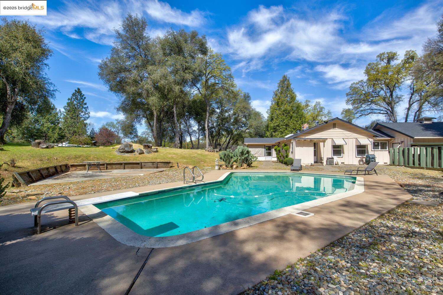 Detail Gallery Image 41 of 60 For 19230 South Court, Sonora,  CA 95370 - 4 Beds | 3 Baths