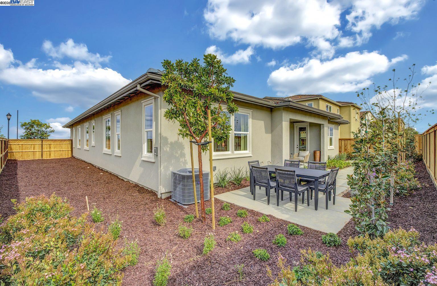 Detail Gallery Image 30 of 35 For 367 W Calabria Drive, Mountain House,  CA 95391 - 5 Beds | 4 Baths