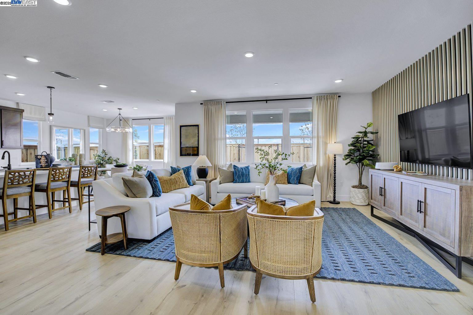 Detail Gallery Image 5 of 35 For 367 W Calabria Drive, Mountain House,  CA 95391 - 5 Beds | 4 Baths
