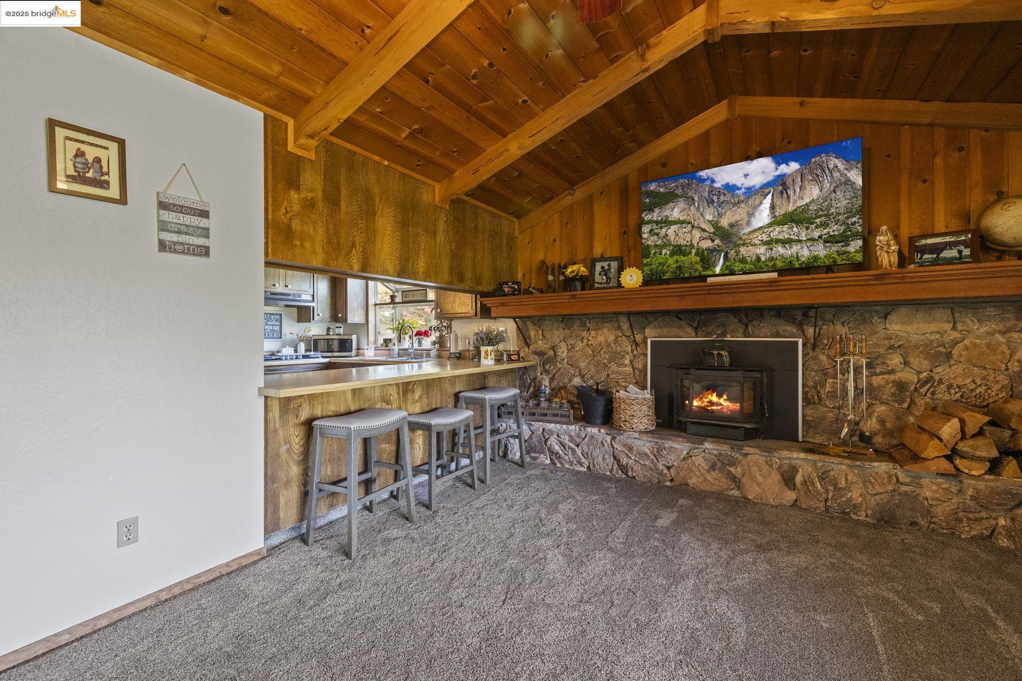 Detail Gallery Image 6 of 38 For 20904 Maranatha Road, Tuolumne,  CA 95379 - 3 Beds | 2 Baths