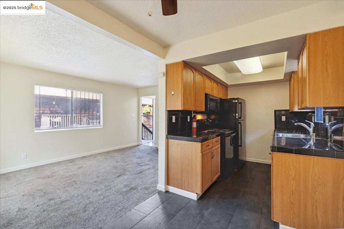 6630 Macarthur Blvd # 2, Oakland, California 94605, 2 Bedrooms Bedrooms, 4 Rooms Rooms,1 BathroomBathrooms,Residential,For Sale,6630 Macarthur Blvd # 2,41094536