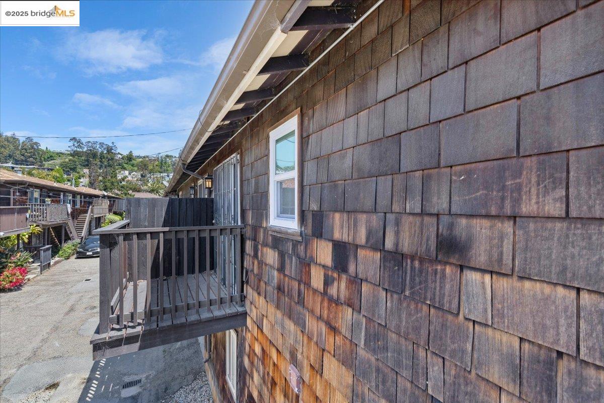 6630 Macarthur Blvd # 2, Oakland, California 94605, 2 Bedrooms Bedrooms, 4 Rooms Rooms,1 BathroomBathrooms,Residential,For Sale,6630 Macarthur Blvd # 2,41094536