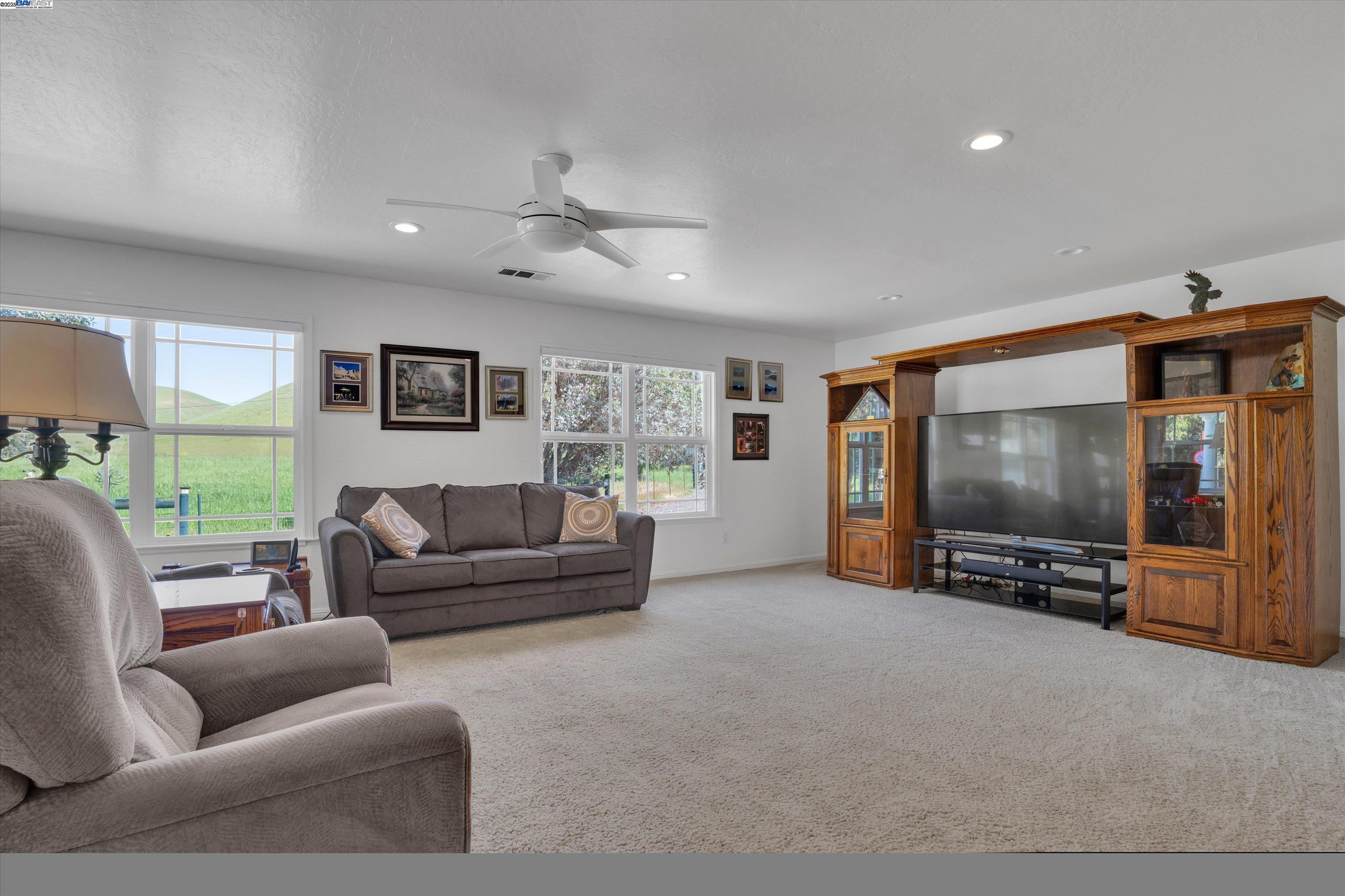 Detail Gallery Image 13 of 50 For 7033 Collier Canyon Rd, Livermore,  CA 94551 - 3 Beds | 2 Baths