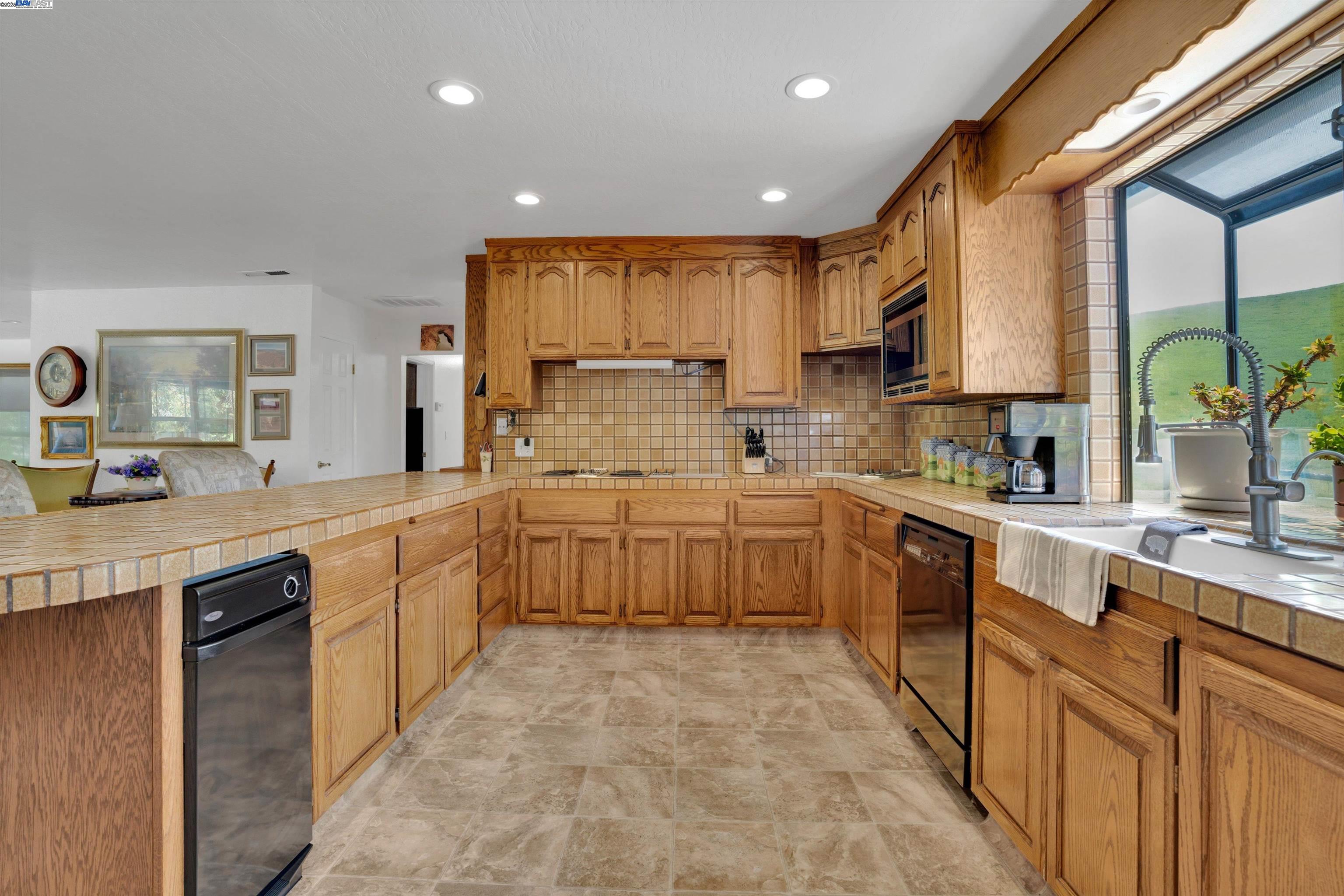 Detail Gallery Image 17 of 50 For 7033 Collier Canyon Rd, Livermore,  CA 94551 - 3 Beds | 2 Baths