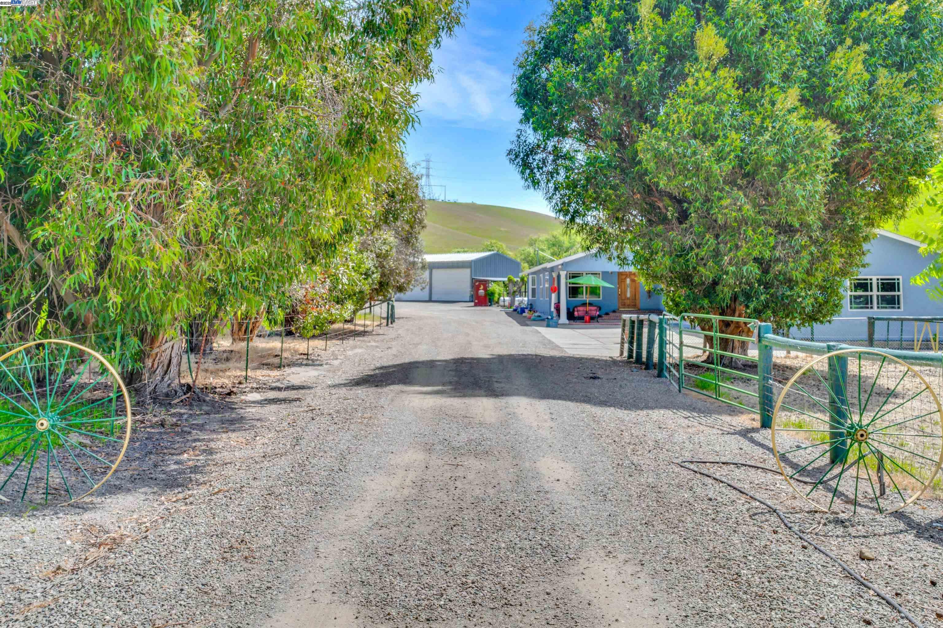 Detail Gallery Image 8 of 50 For 7033 Collier Canyon Rd, Livermore,  CA 94551 - 3 Beds | 2 Baths