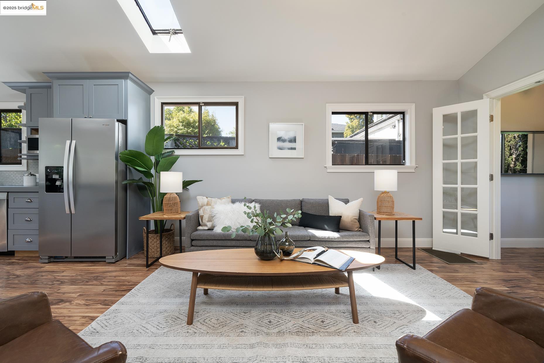 Detail Gallery Image 11 of 42 For 3459 Morcom, Oakland,  CA 94619 - 2 Beds | 2 Baths