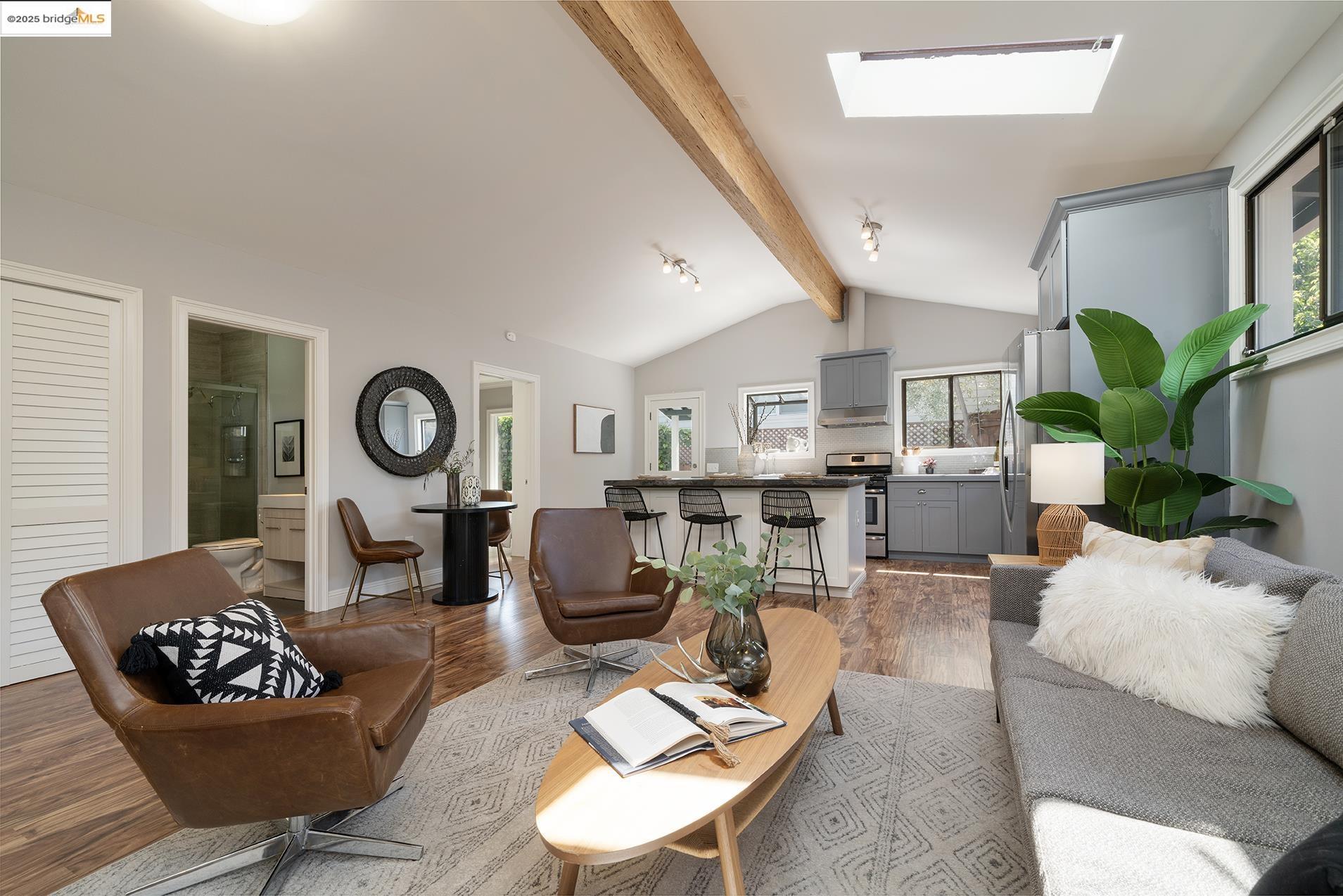 Detail Gallery Image 12 of 42 For 3459 Morcom, Oakland,  CA 94619 - 2 Beds | 2 Baths