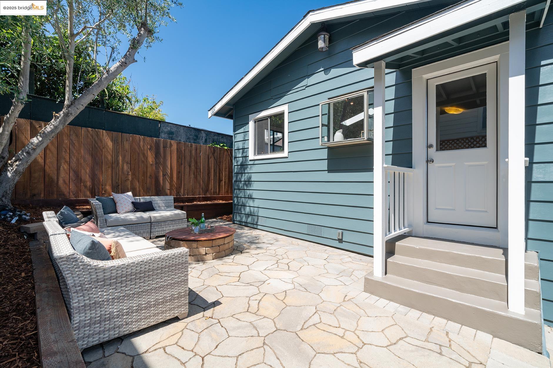 Detail Gallery Image 31 of 42 For 3459 Morcom, Oakland,  CA 94619 - 2 Beds | 2 Baths