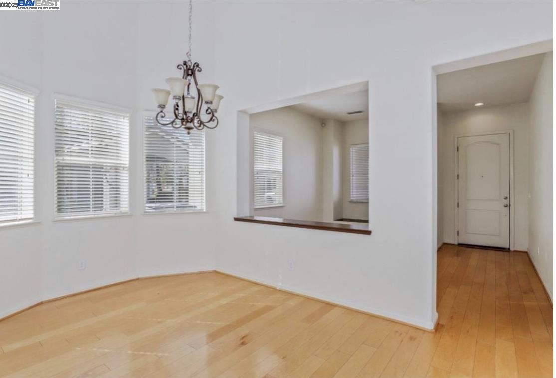 Detail Gallery Image 3 of 13 For 557 Stetson Drive, Oakdale,  CA 95361 - 5 Beds | 4 Baths