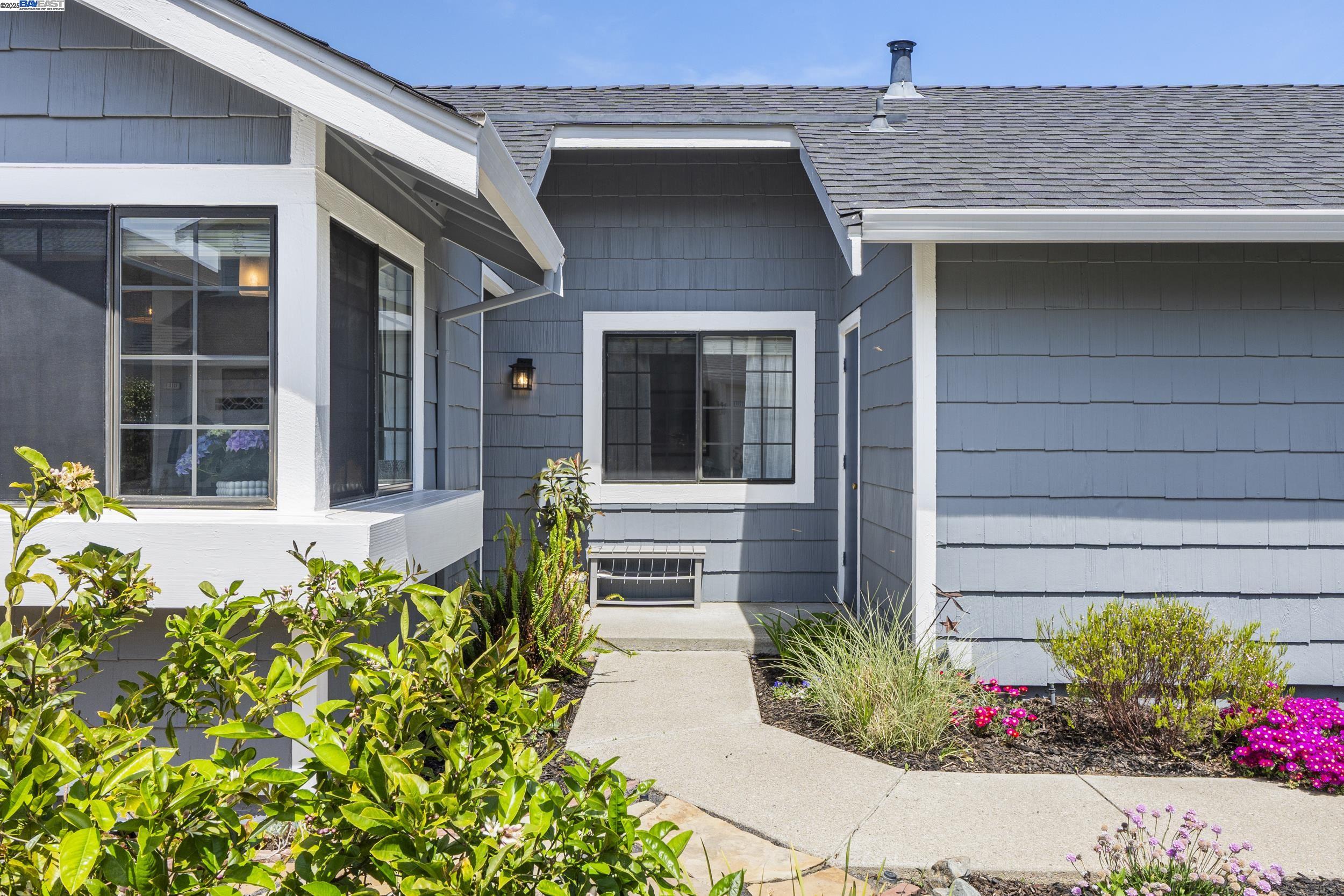 Detail Gallery Image 1 of 1 For 154 Payot Ct, Alameda,  CA 94502 - 2 Beds | 2 Baths
