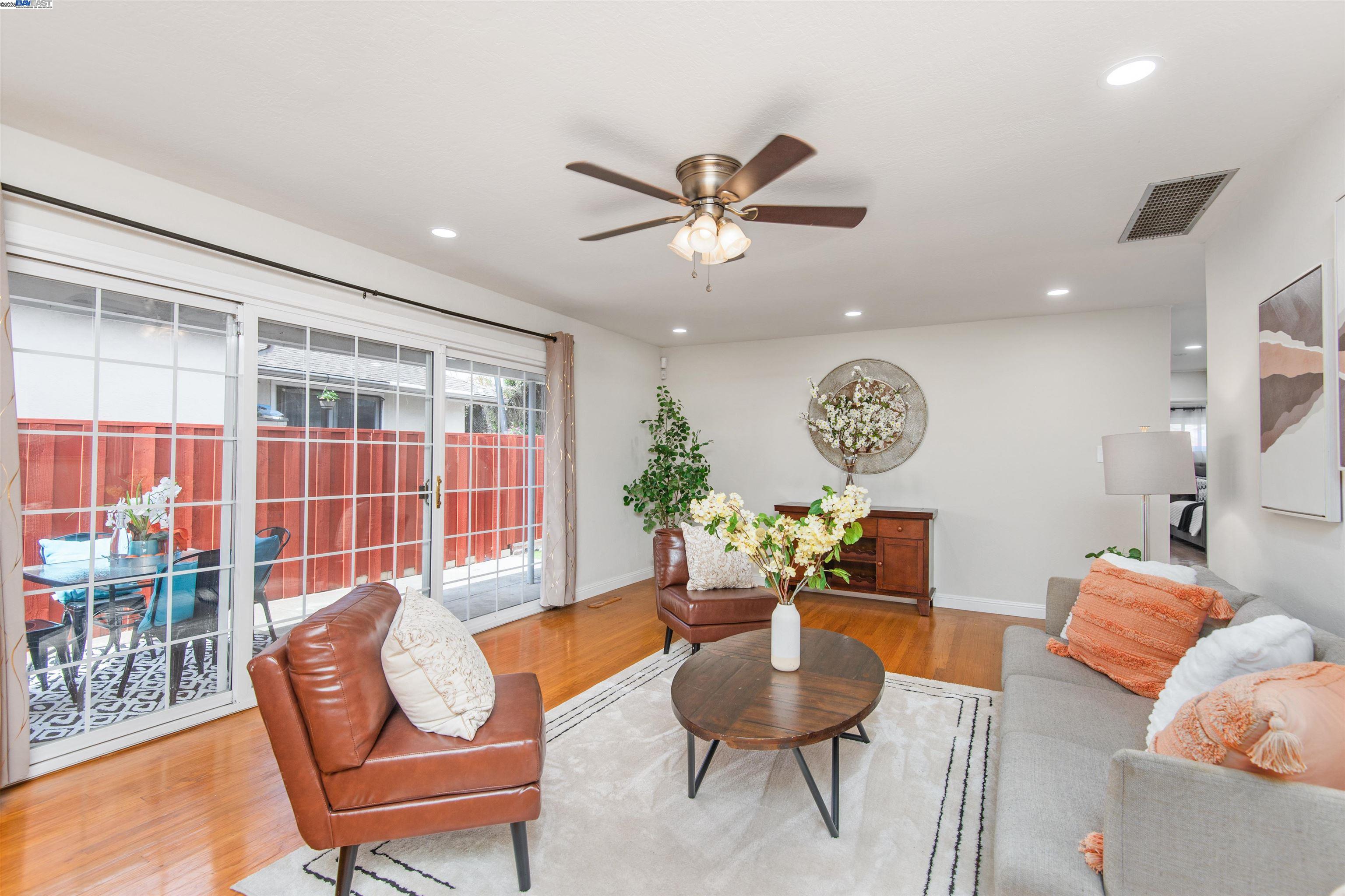 Detail Gallery Image 12 of 36 For 16560 Russell Ct, San Leandro,  CA 94578 - 3 Beds | 2 Baths