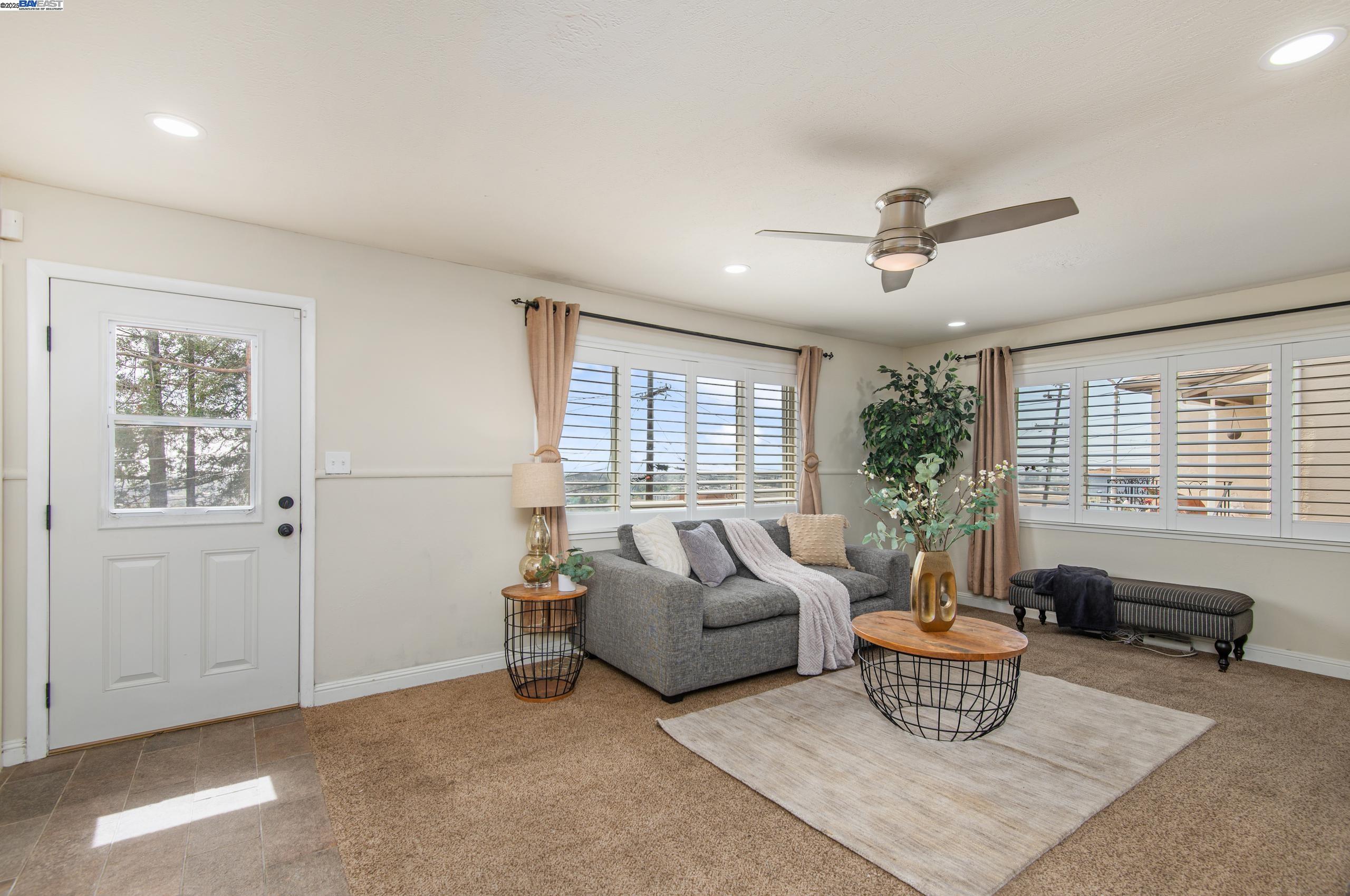 Detail Gallery Image 13 of 36 For 16560 Russell Ct, San Leandro,  CA 94578 - 3 Beds | 2 Baths