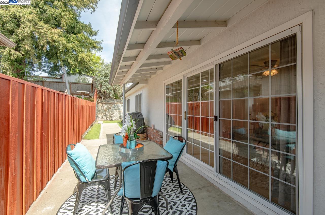 Detail Gallery Image 25 of 36 For 16560 Russell Ct, San Leandro,  CA 94578 - 3 Beds | 2 Baths