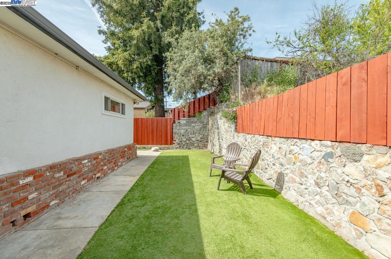 Detail Gallery Image 29 of 36 For 16560 Russell Ct, San Leandro,  CA 94578 - 3 Beds | 2 Baths