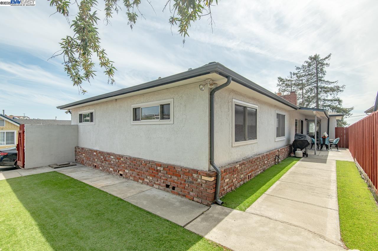 Detail Gallery Image 30 of 36 For 16560 Russell Ct, San Leandro,  CA 94578 - 3 Beds | 2 Baths