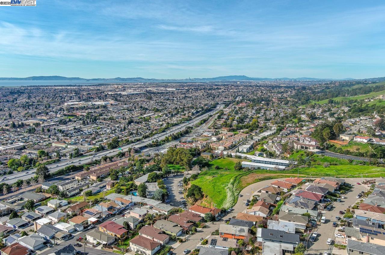 Detail Gallery Image 36 of 36 For 16560 Russell Ct, San Leandro,  CA 94578 - 3 Beds | 2 Baths