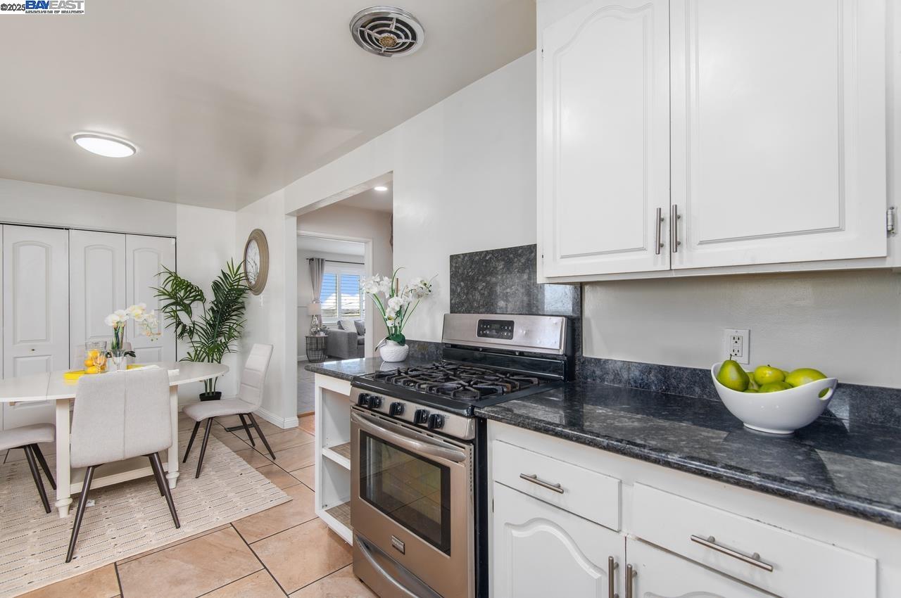Detail Gallery Image 6 of 36 For 16560 Russell Ct, San Leandro,  CA 94578 - 3 Beds | 2 Baths
