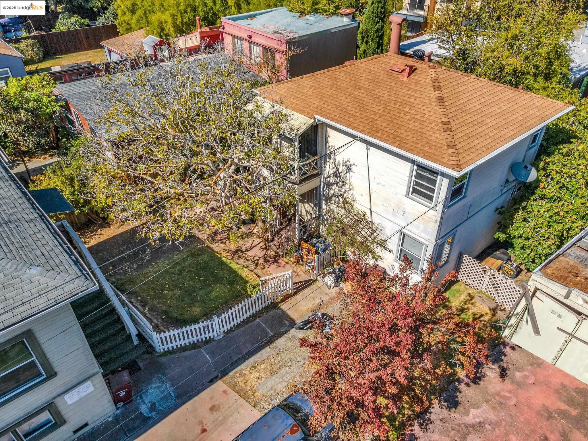 Detail Gallery Image 11 of 11 For 1028 61st St, Oakland,  CA 94608 - 2 Beds | 1 Baths