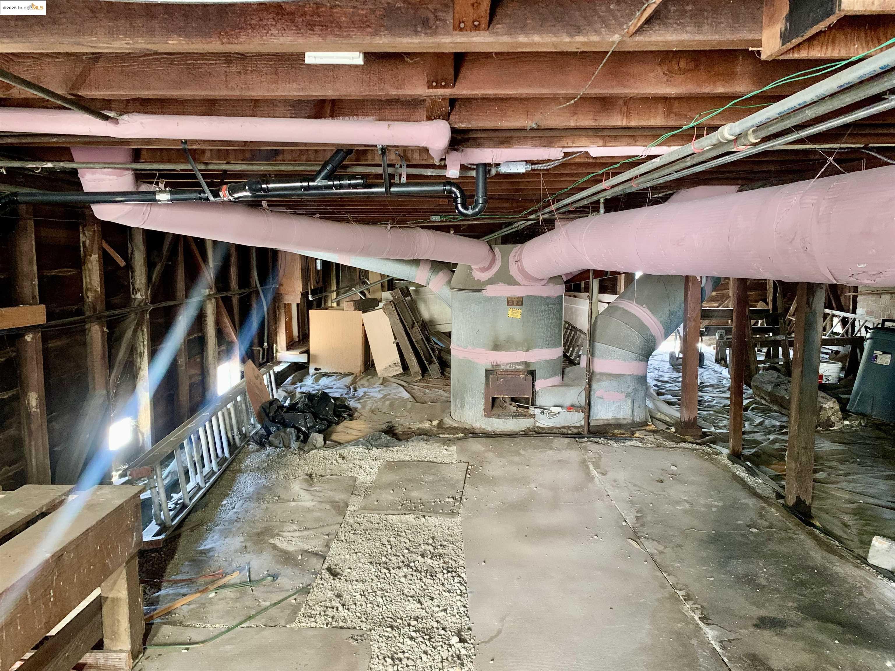 Detail Gallery Image 28 of 28 For 1028 61st St, Oakland,  CA 94608 - 2 Beds | 1 Baths