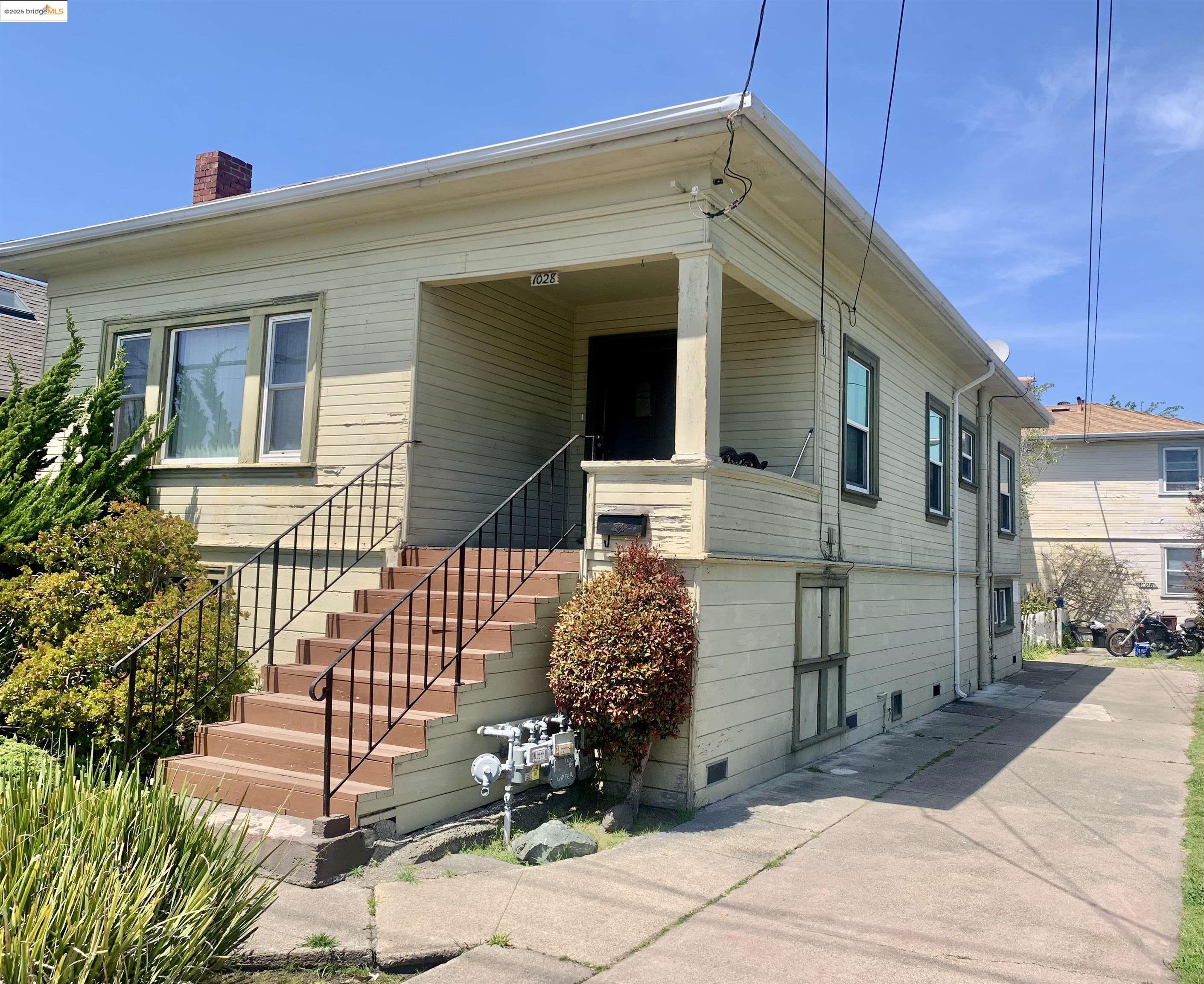 Detail Gallery Image 7 of 11 For 1028 61st St, Oakland,  CA 94608 - 2 Beds | 1 Baths