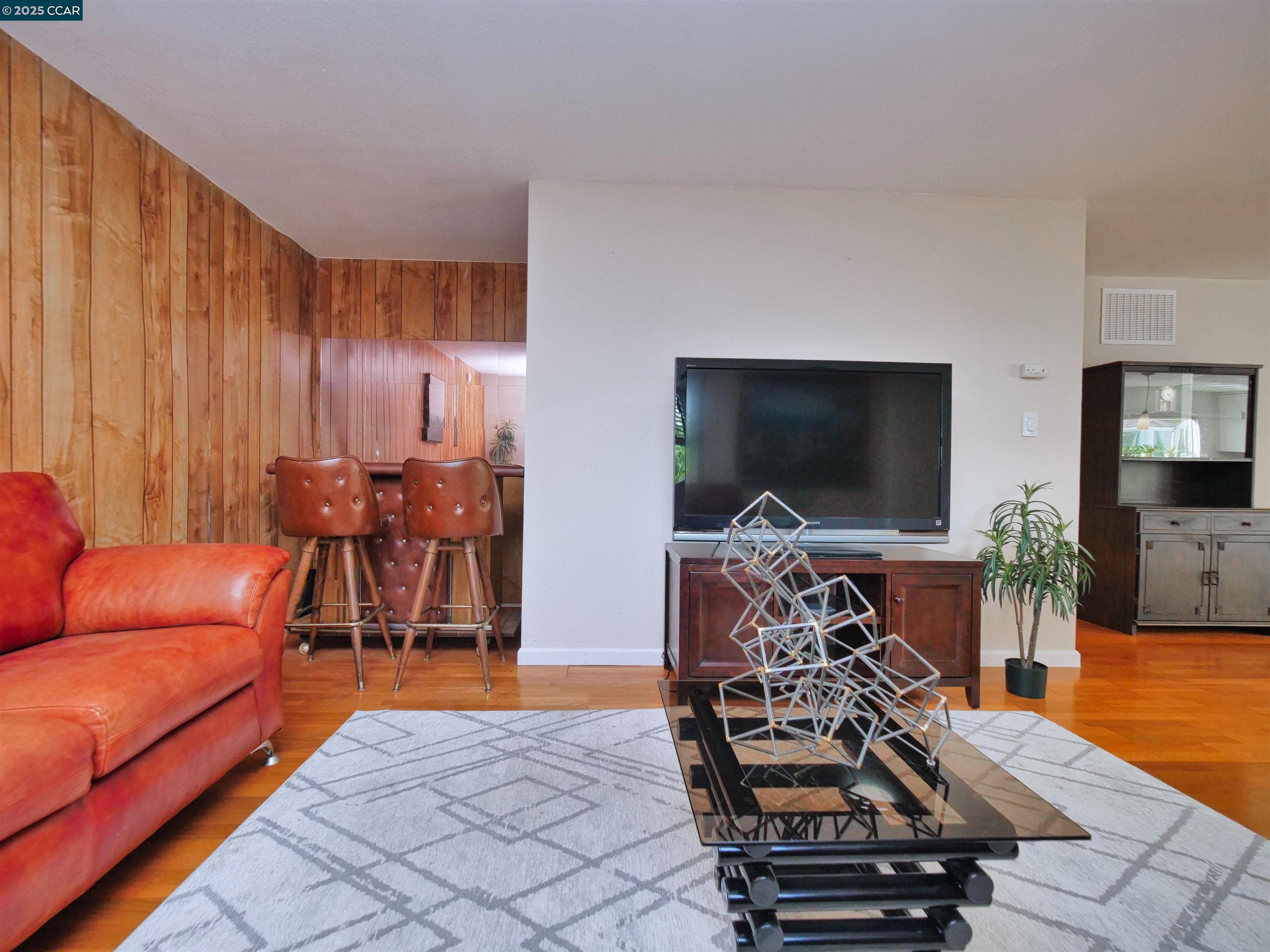 Detail Gallery Image 11 of 33 For 1207 Club Dr, Richmond,  CA 94803 - 3 Beds | 2/1 Baths