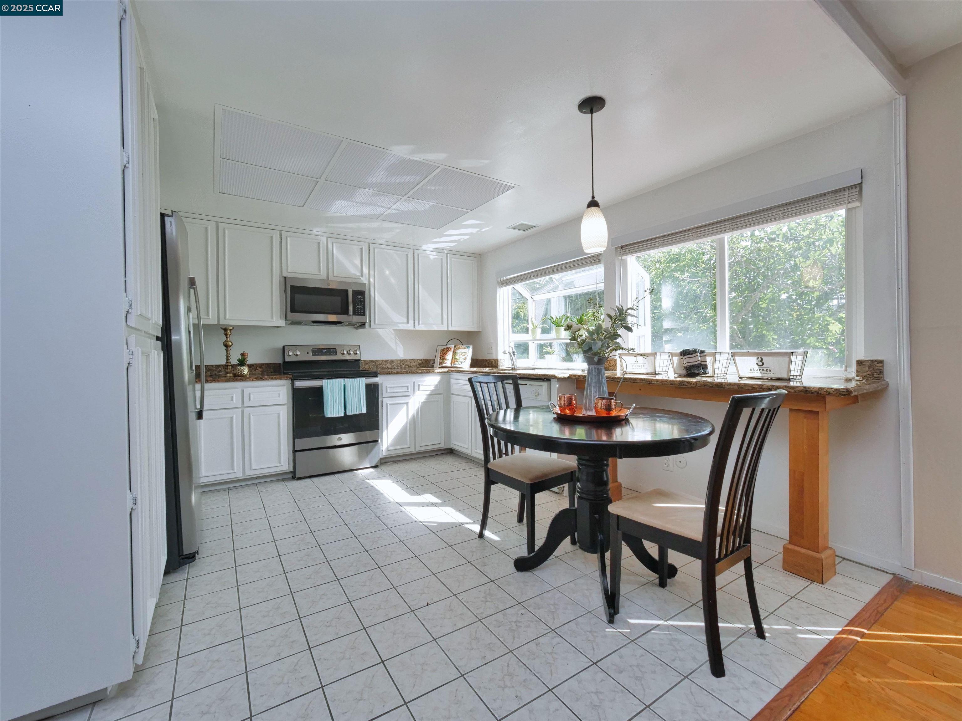 Detail Gallery Image 12 of 33 For 1207 Club Dr, Richmond,  CA 94803 - 3 Beds | 2/1 Baths