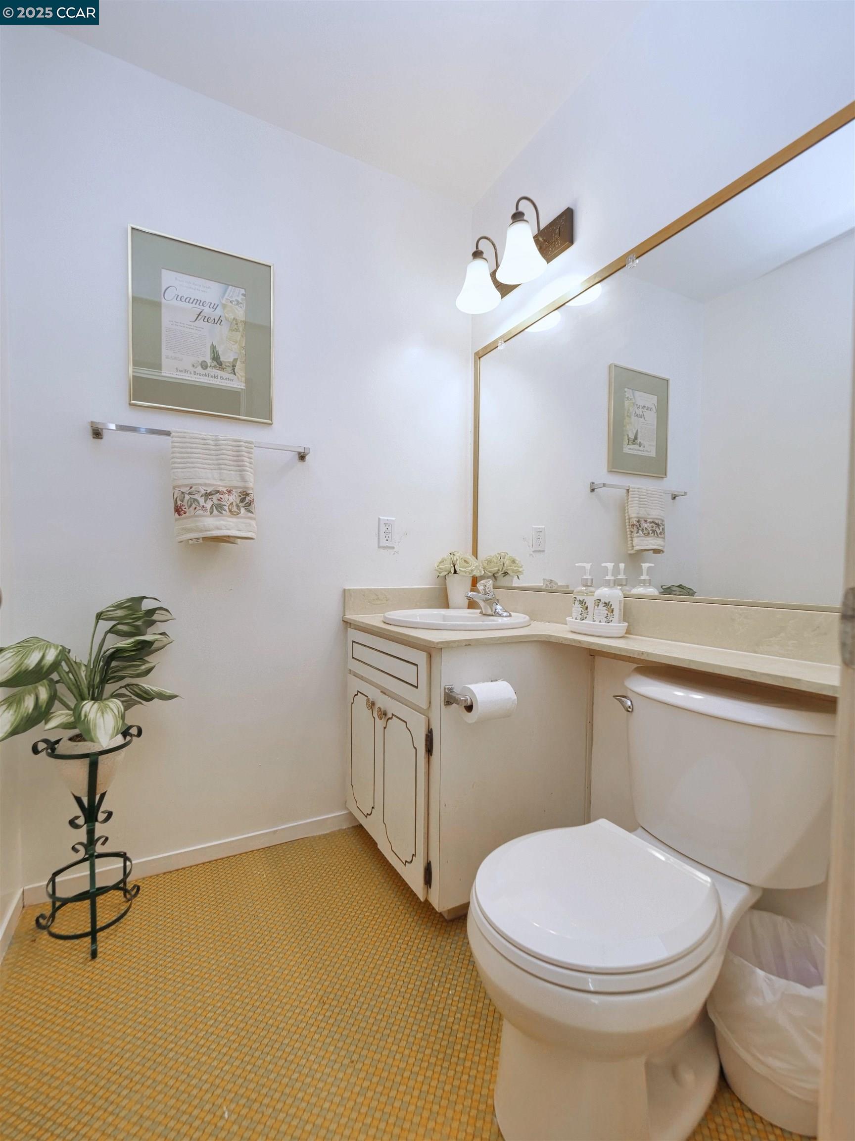 Detail Gallery Image 13 of 33 For 1207 Club Dr, Richmond,  CA 94803 - 3 Beds | 2/1 Baths