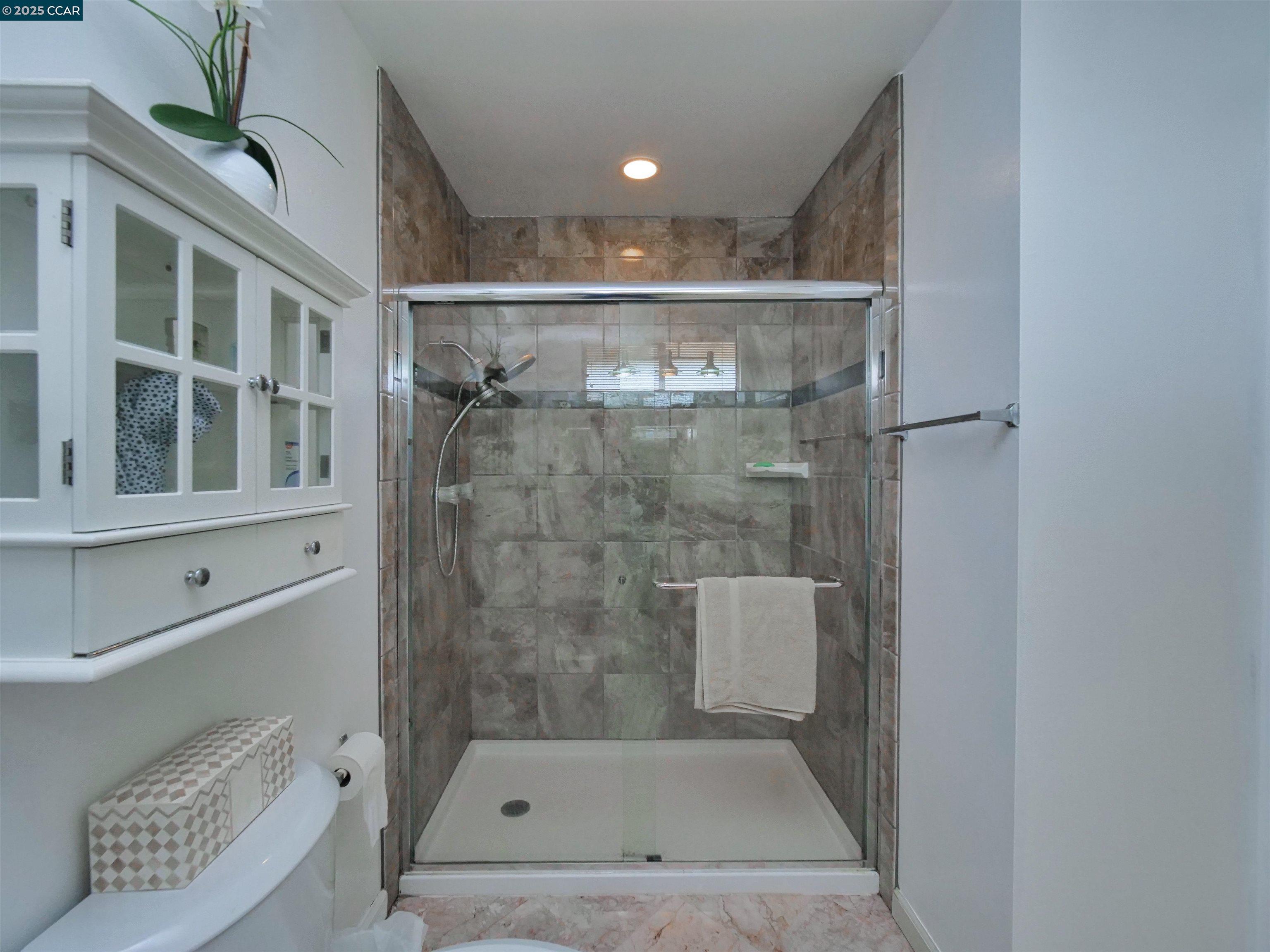 Detail Gallery Image 21 of 33 For 1207 Club Dr, Richmond,  CA 94803 - 3 Beds | 2/1 Baths